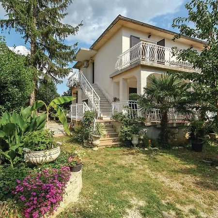 Apartmán 2 Bedroom Pet Friendly In *