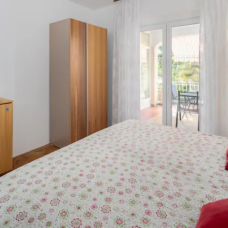 2 Bedroom Pet Friendly In Apartmán Lovrečica