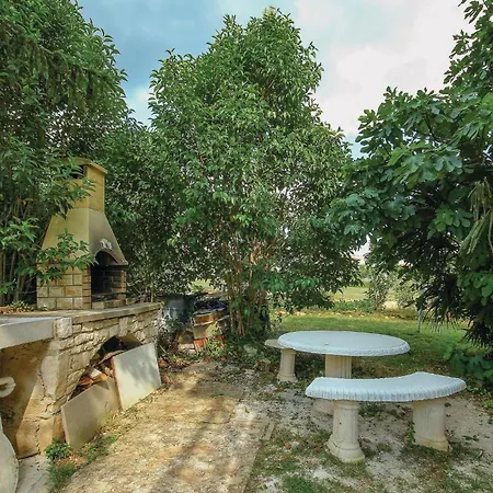 2 Bedroom Pet Friendly In Lovrecica (Istria)