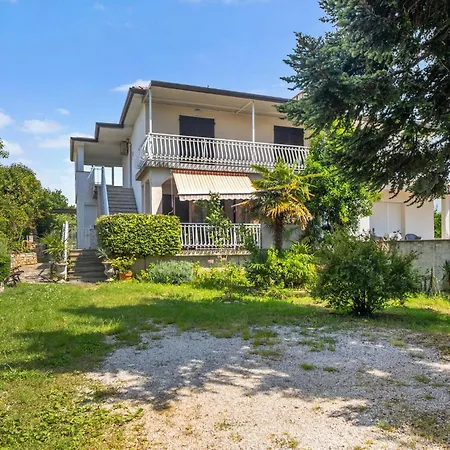 Apartment 2 Bedroom Pet Friendly In *